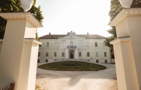 Schloss Wilfersdorf, © Weinviertel Tourismus/Michael Reidinger